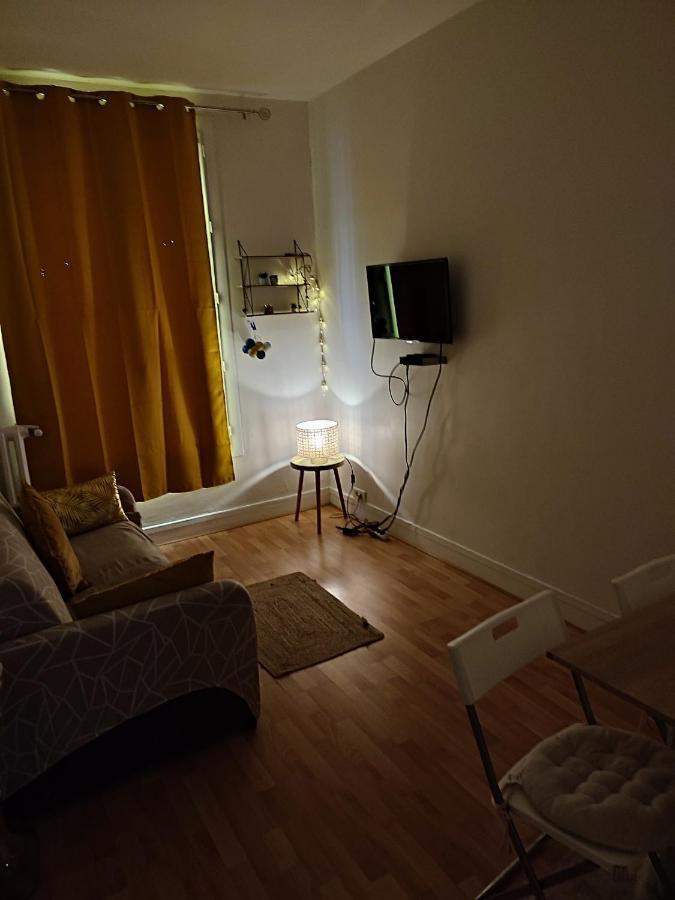Parisian Vibes A Clichy Apartment Екстериор снимка